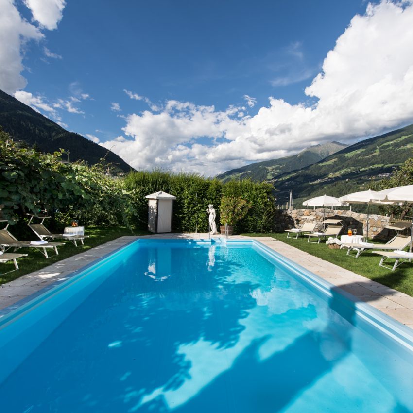 Das Schwimmbad im Gravenstein: Ihr 3 Sterne Hotel mit Pool bei Meran