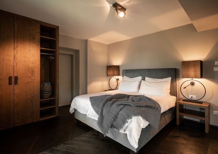 Flitterwochen in Südtirol in der West Side Suite mit King Size Bett - Adults Only Hotel Gravenstein bei Meran 